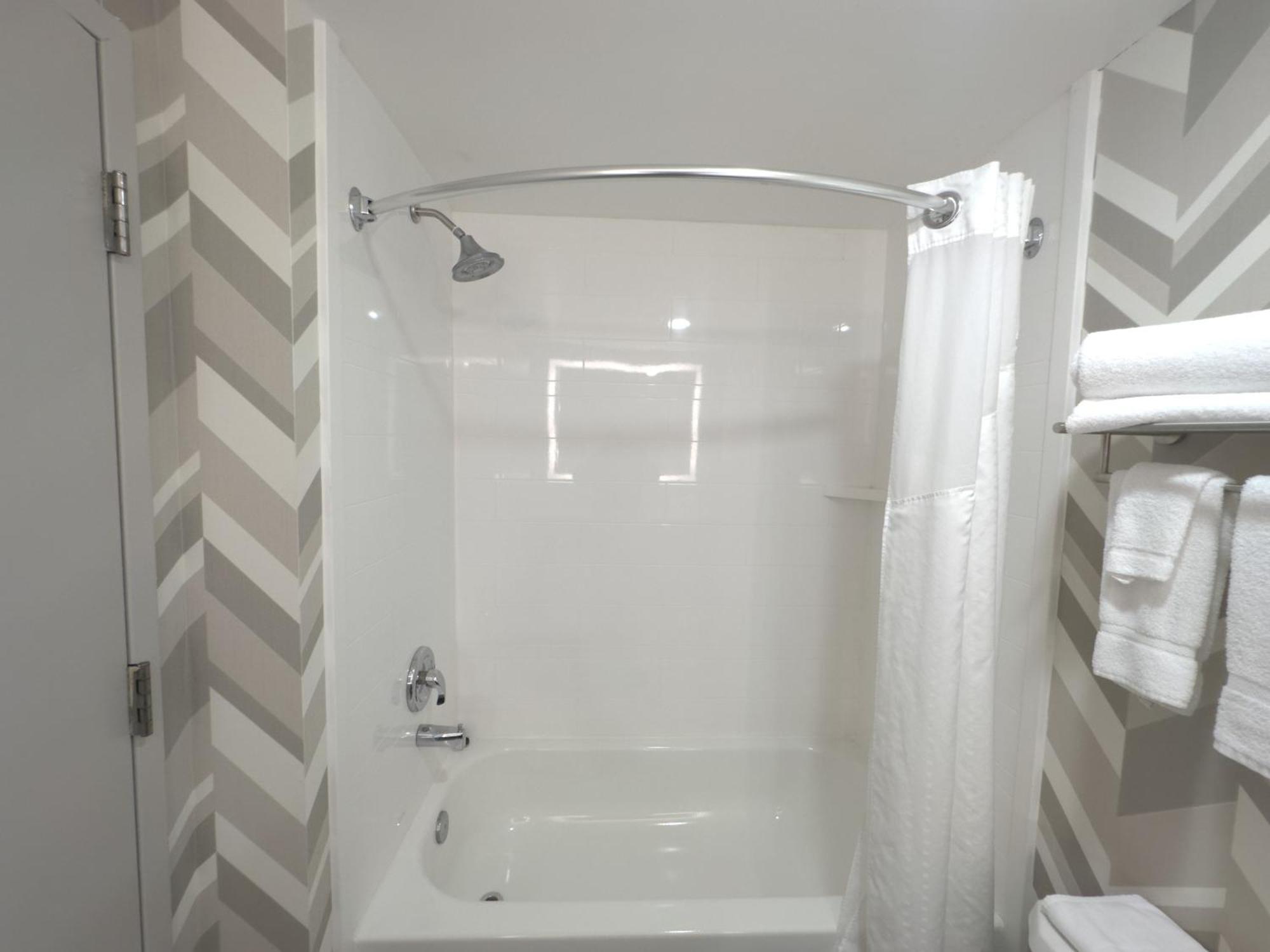 Wingate By Wyndham Waynesboro Hotel Екстериор снимка