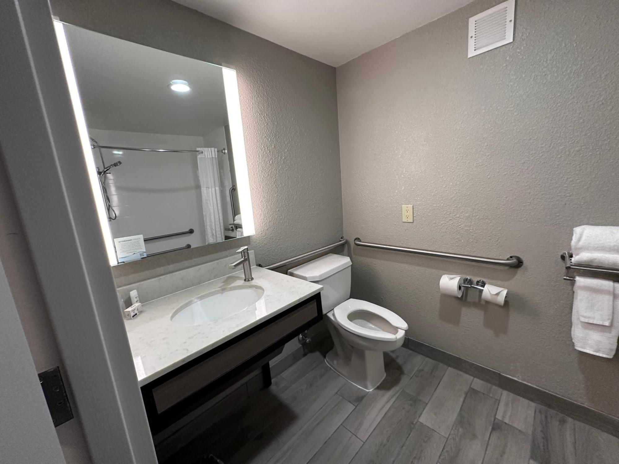 Wingate By Wyndham Waynesboro Hotel Екстериор снимка